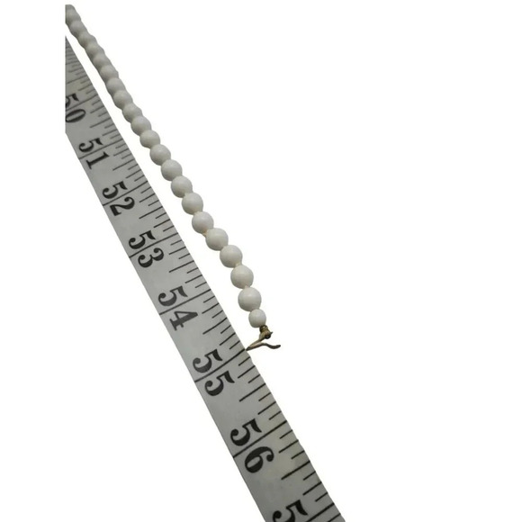 Hand Knotted Long Strand Milky White Glass Beaded Necklace Gold Tone Vintage - Picture 8 of 8